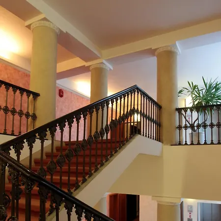 アトランティック ホテル 3*